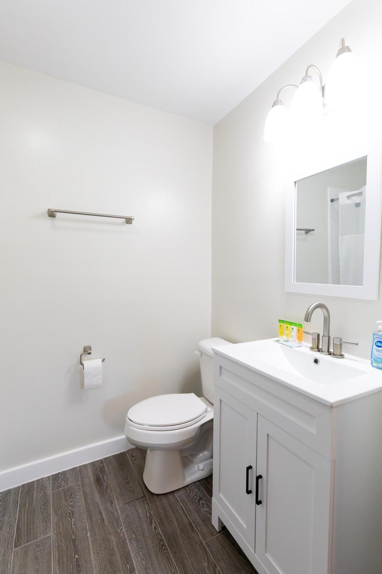 סנדוסקי Anchor Bay Inn And Suites מראה חיצוני תמונה