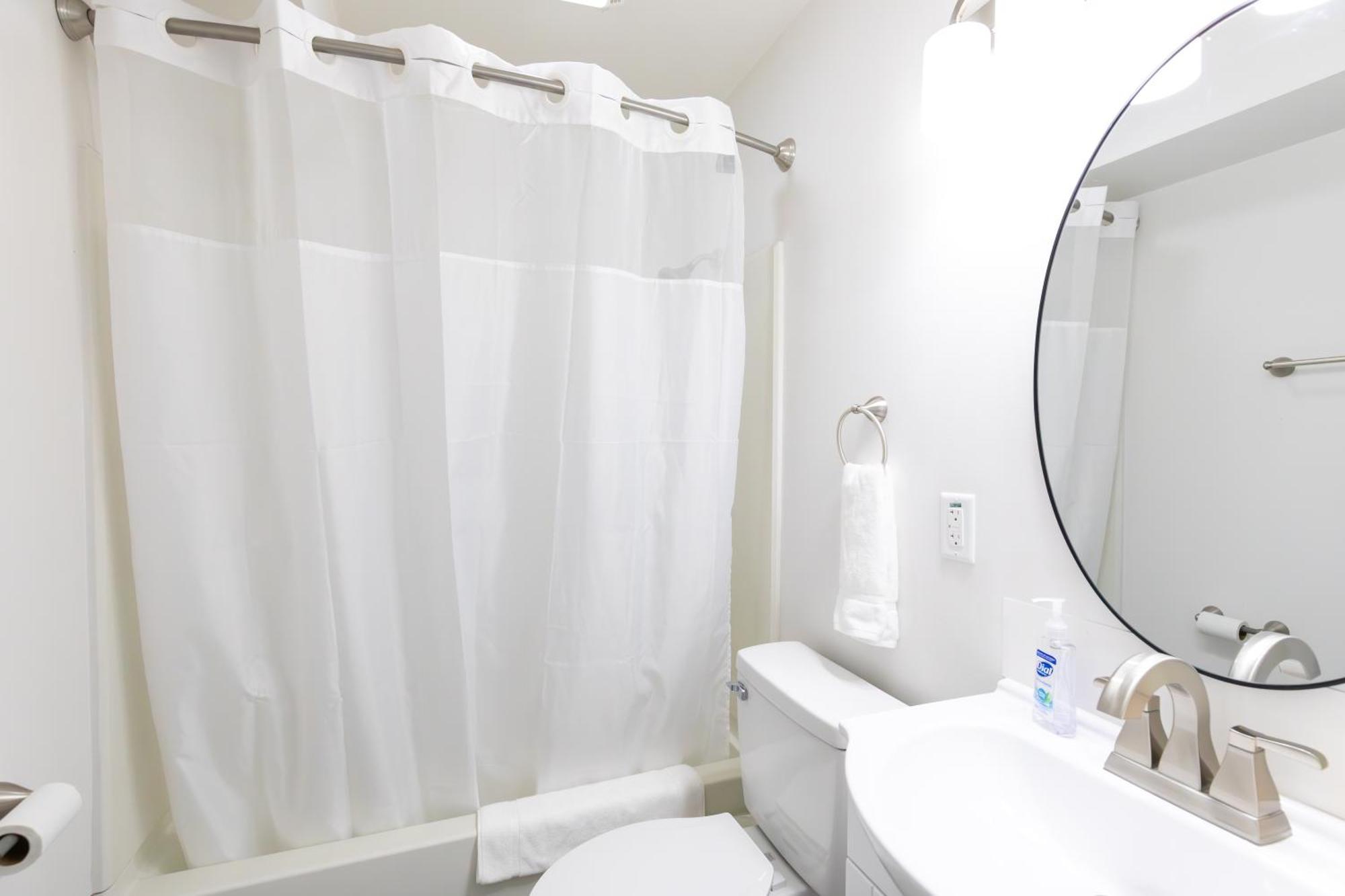 סנדוסקי Anchor Bay Inn And Suites חדר תמונה