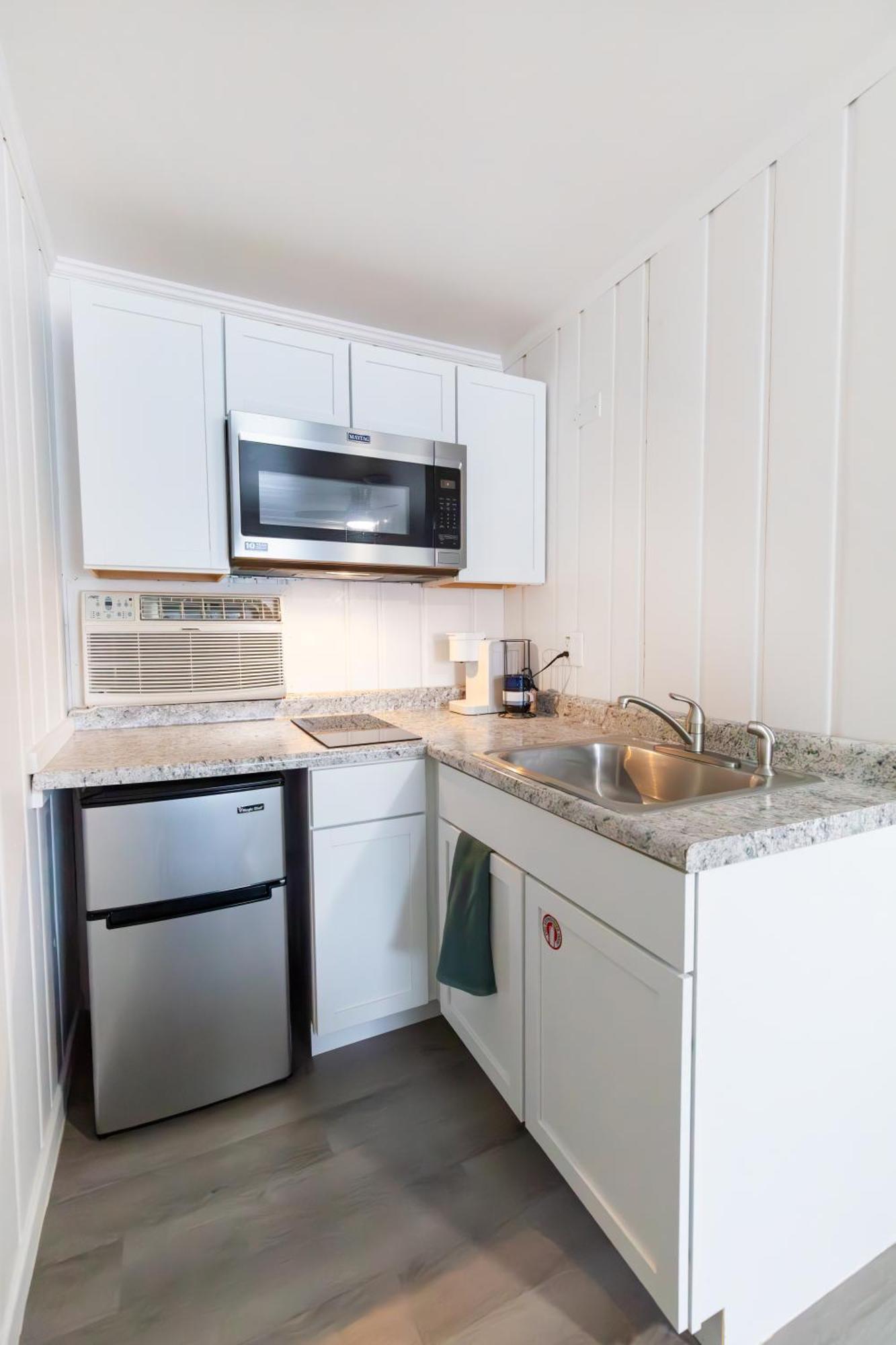 סנדוסקי Anchor Bay Inn And Suites חדר תמונה