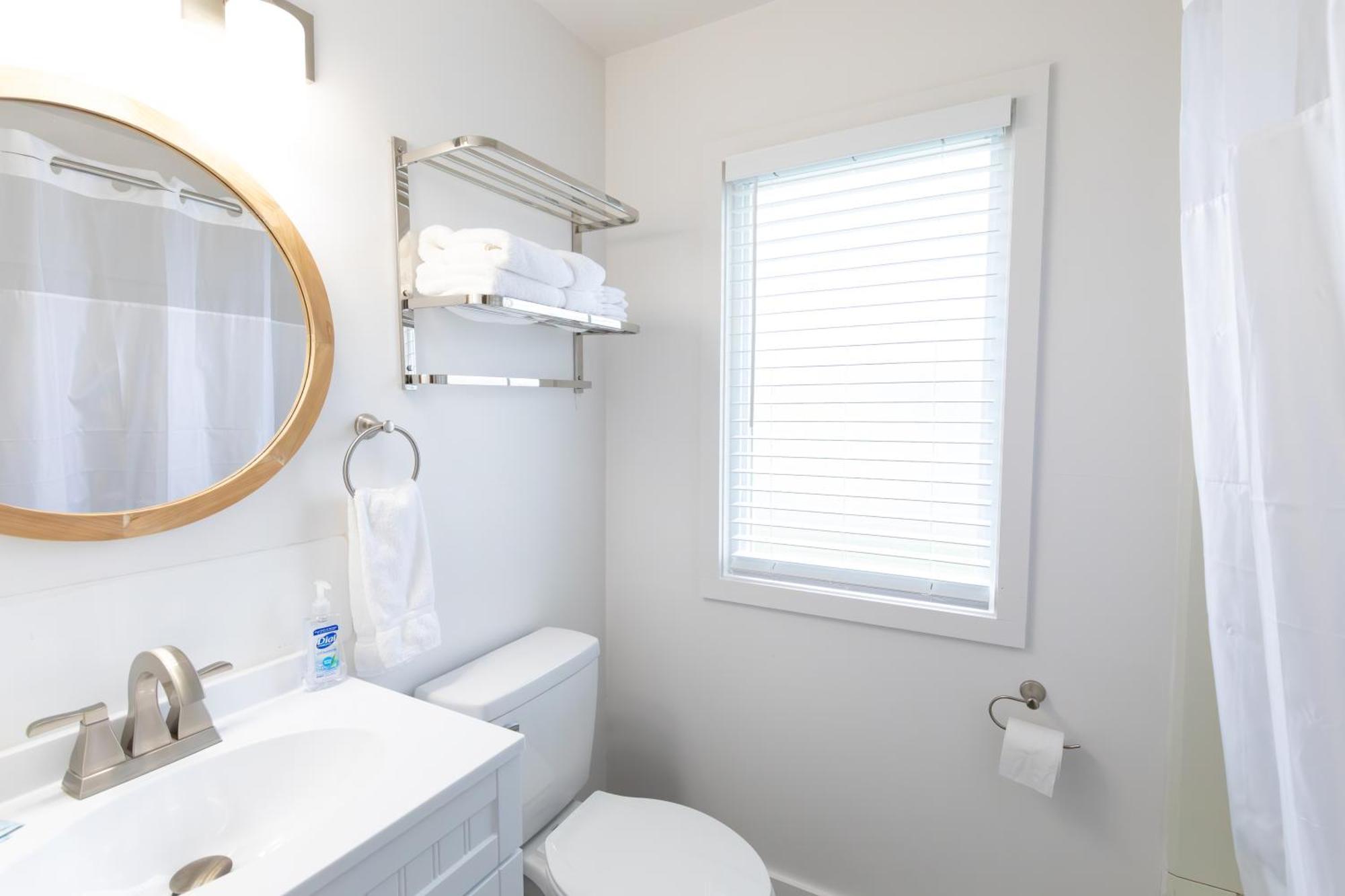 סנדוסקי Anchor Bay Inn And Suites חדר תמונה